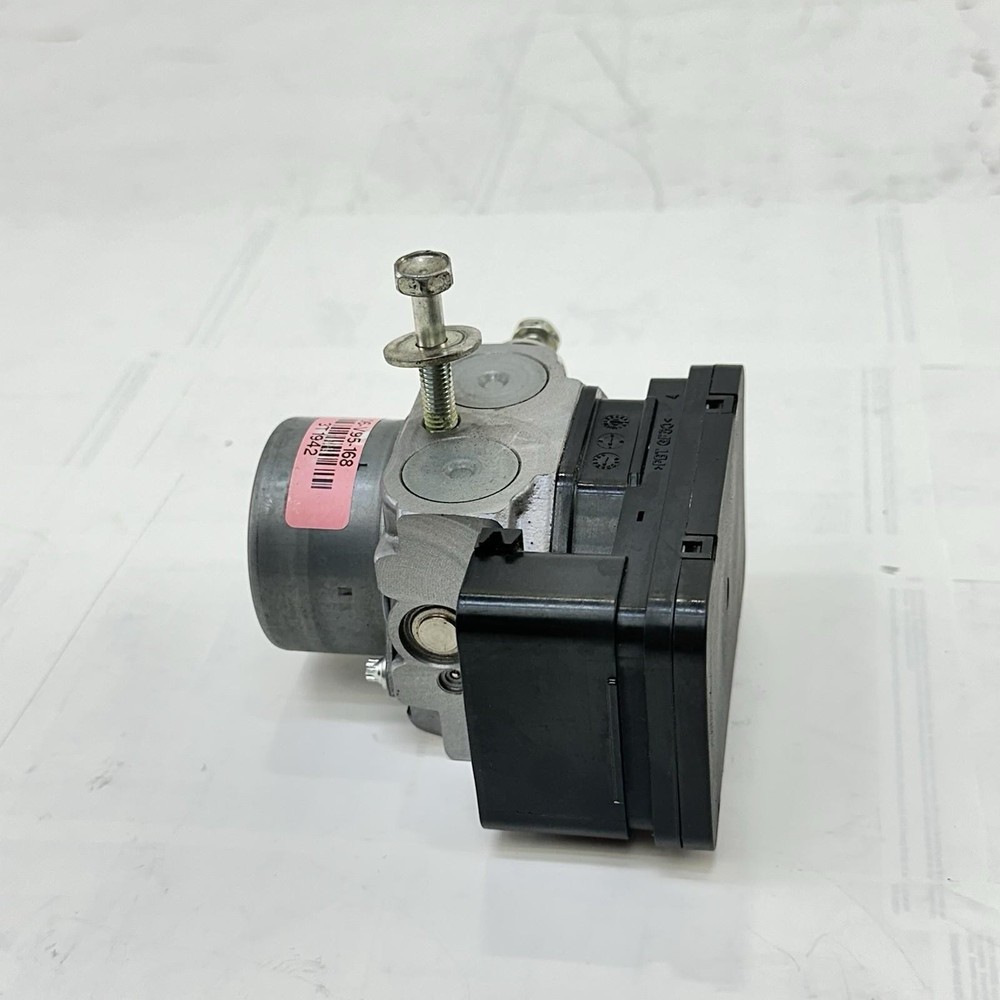 2017 - 2019 HONDA CBR 1000RR SP ABS PUMP BRAKE SYSTEM MODULE UNIT STOCK
