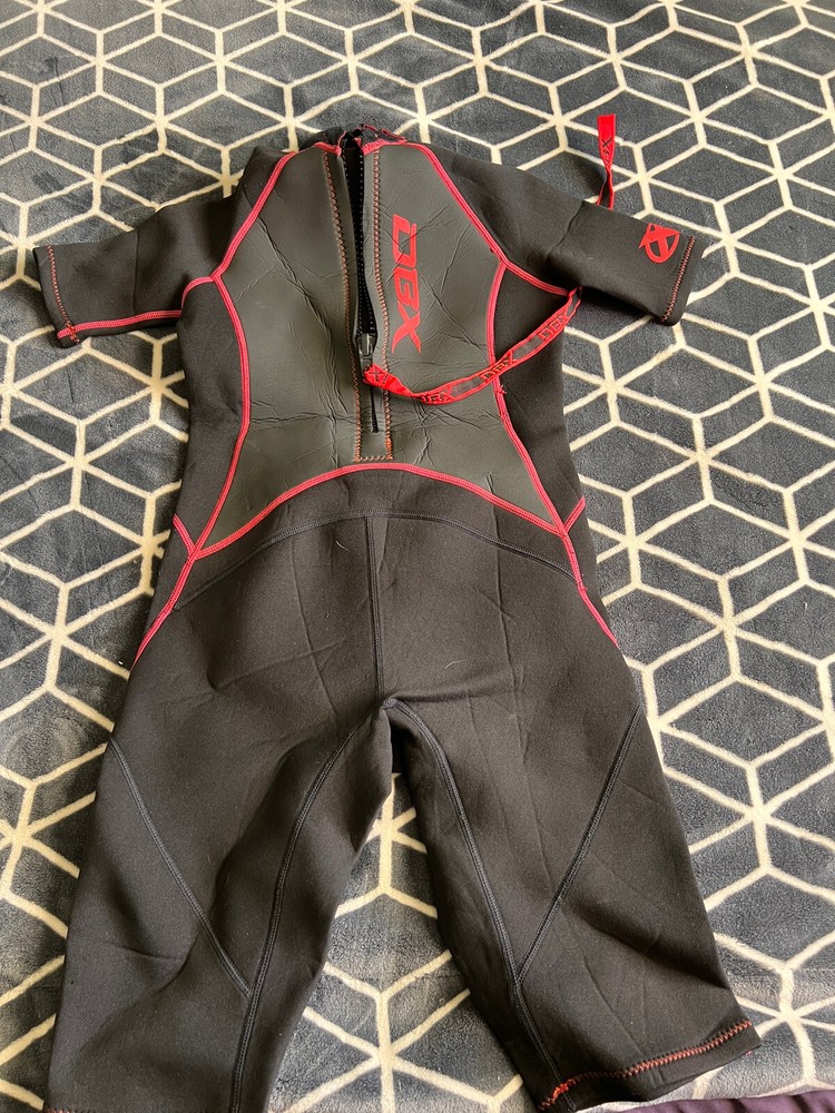 Kids Wet Suit DBX Large Black Red