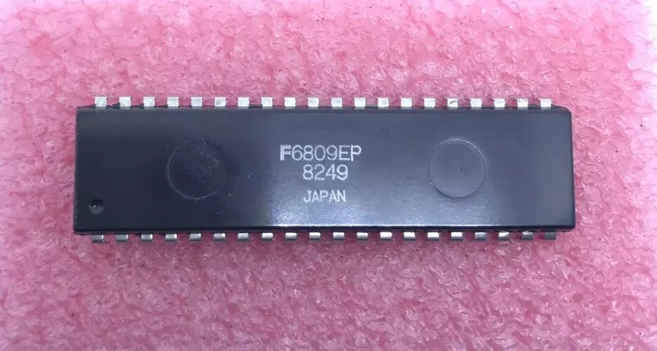 F6809EP Microprocessor IC “New” -Free Shipping