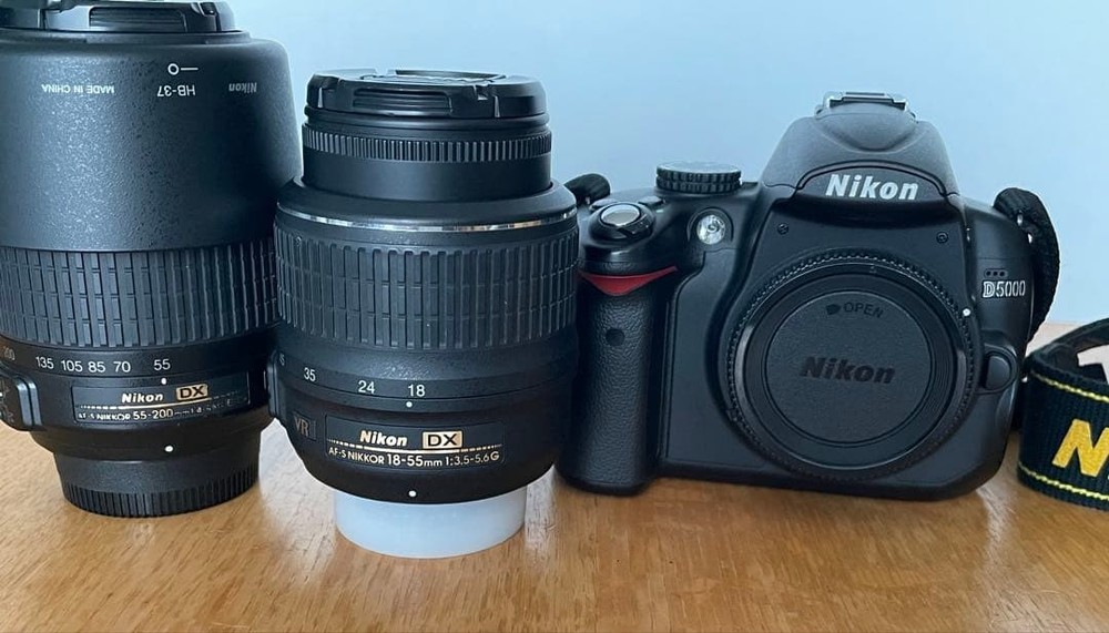 Nikon D5000 digital SLR camera double lens set