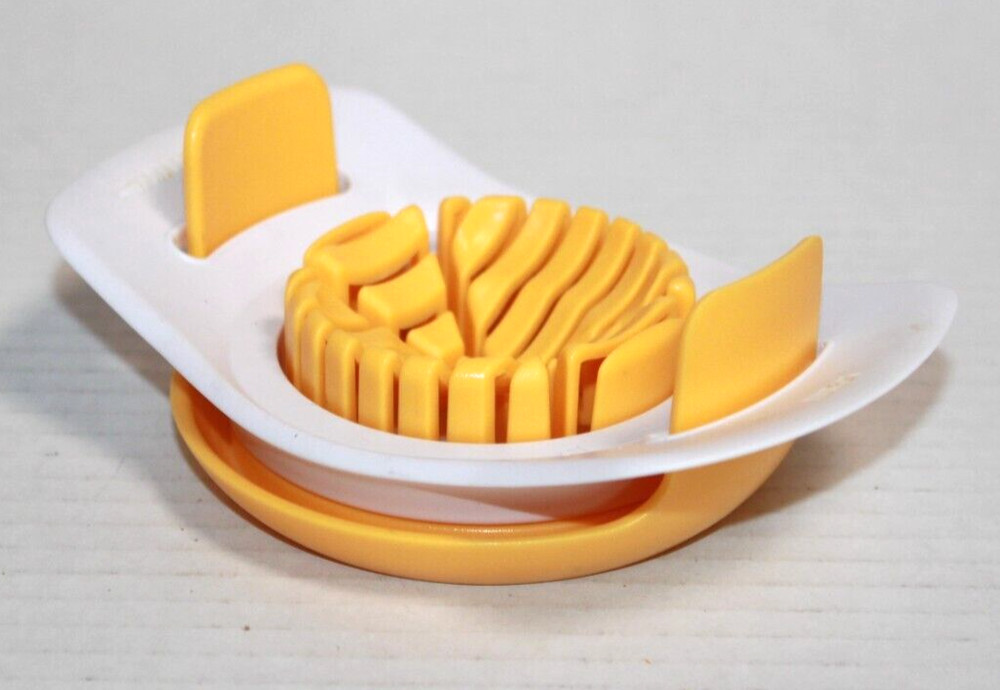 Williams Sonoma 2 Piece Egg Cutter