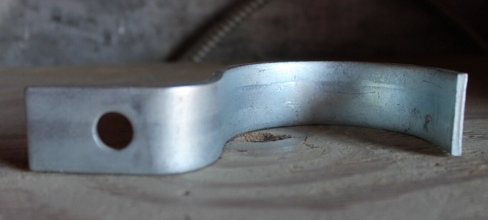 3 IPS 3" 1-Hole Pipe Strap