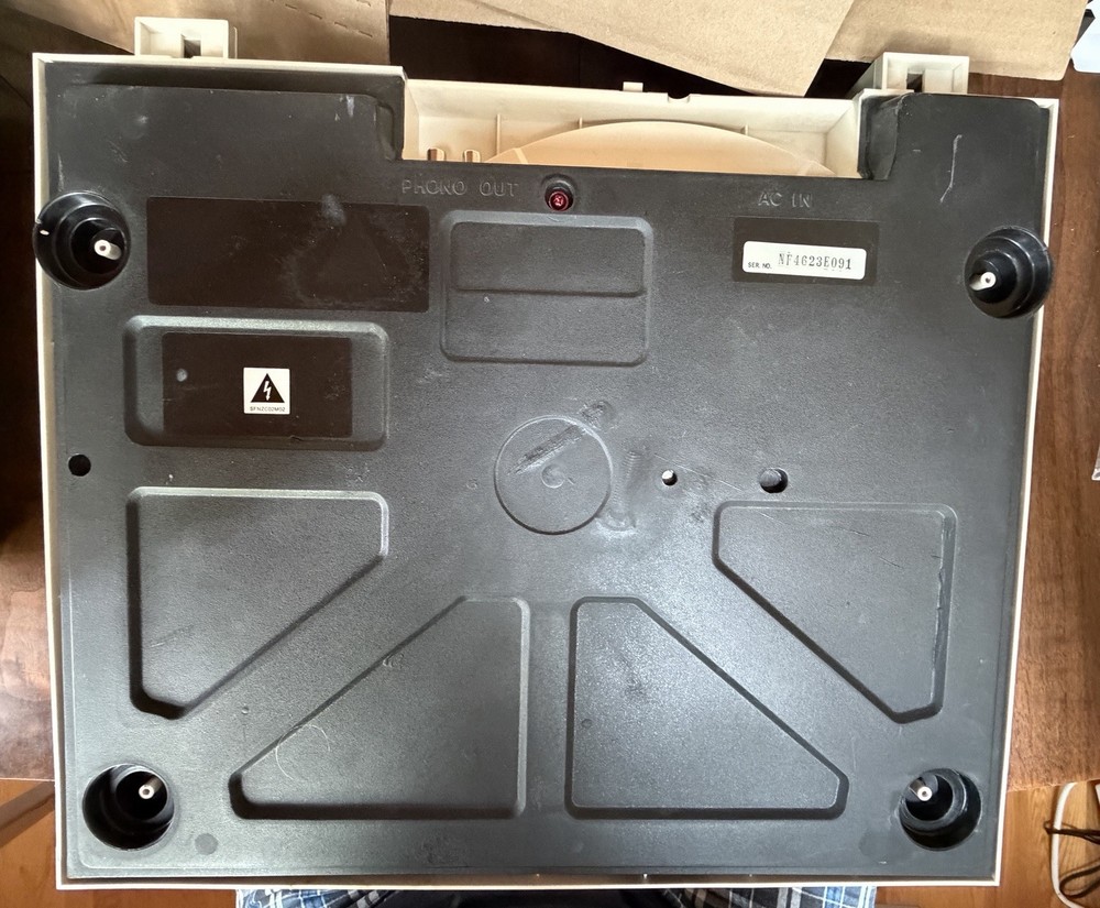 Technics SL-Q300 Automatic Direct Drive Turntable (POWERS ON- SPINS) For Parts