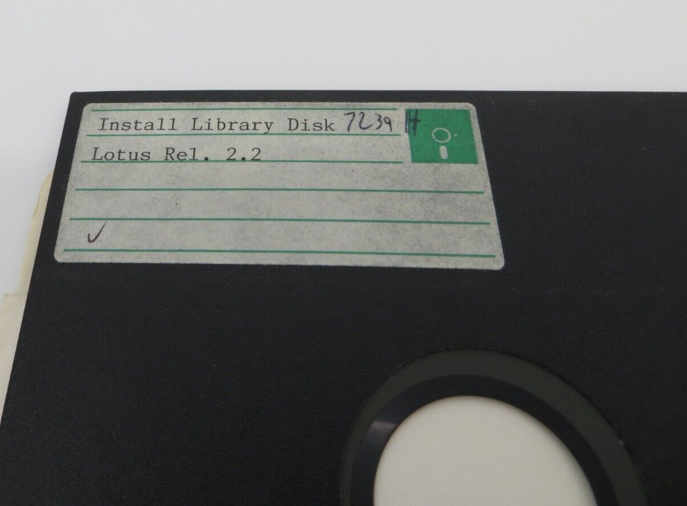 LOTUS Rel. 2.2 5.25" Floppy Disk vintage Computer Program Discs
