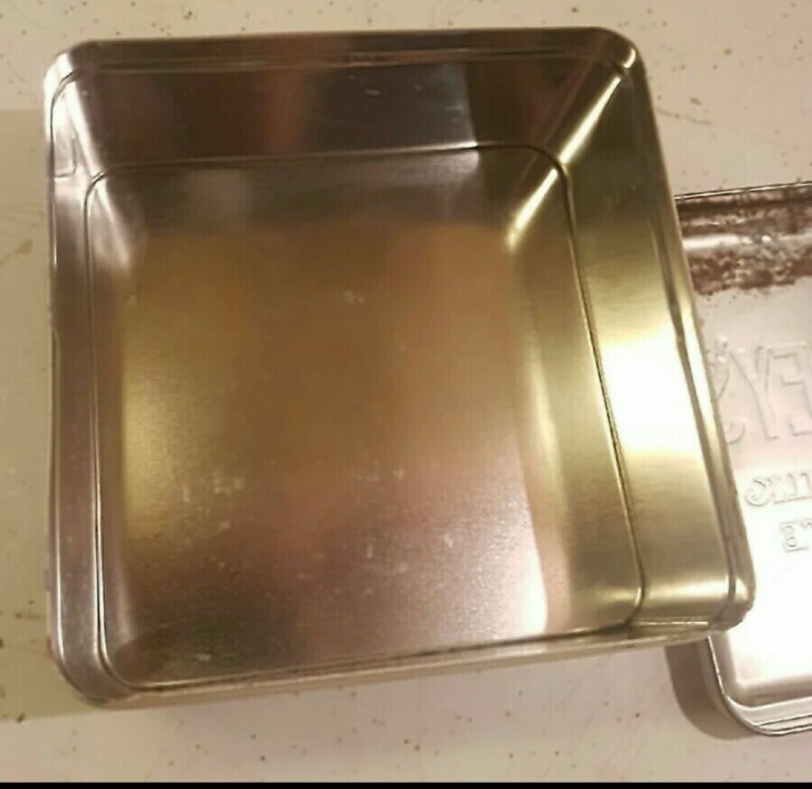 1990 Vintage Hershey's Chocolate Tin 1912 Edition (empty)