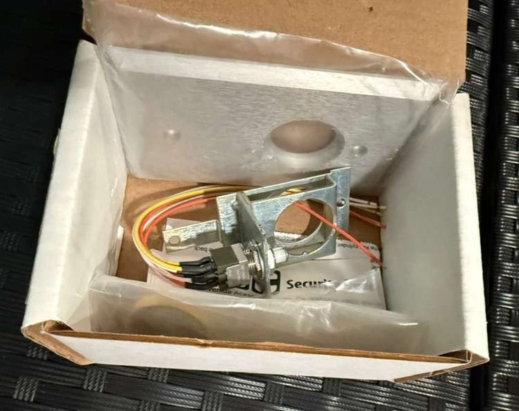 SDC 805AL Single Gang Key Switch, DPDT