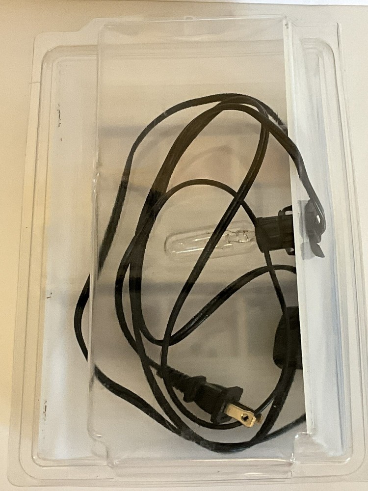 American Traditional Stencils EMBOSSING LIGHT TABLE Emboss and Trace Light Box