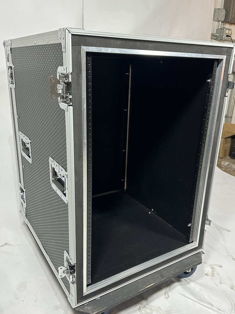 LASE Pro 16 Space ATA SHOCK MOUNT Style Amp Rack Flight Case (28" Deep)
