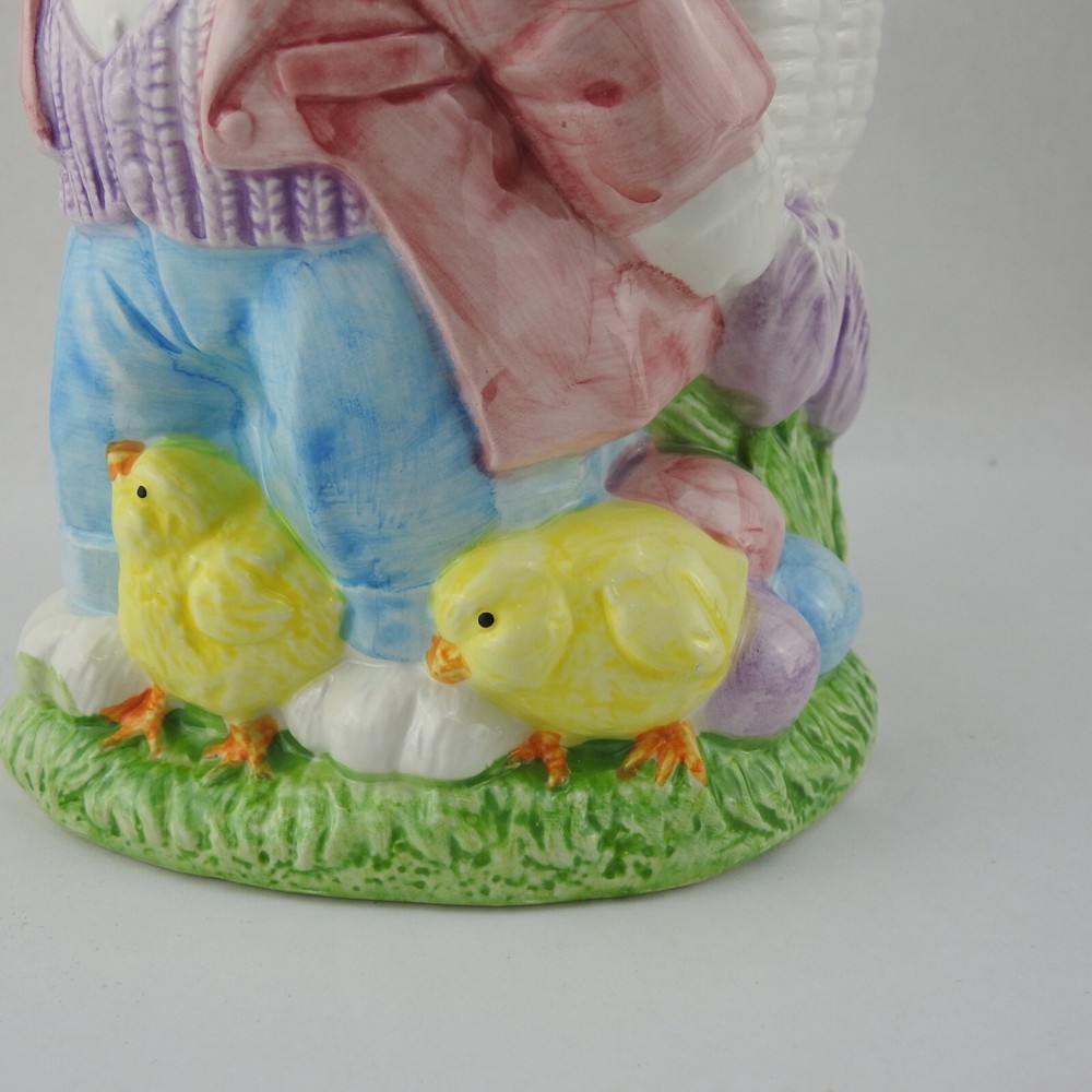 Vintage Easter Bunny Rabbit Chicks Tulips Basket Pattern Ceramic Vase Taiwan 8"T