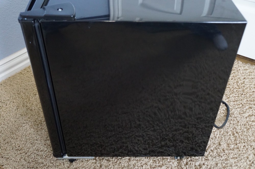 Magic Chef Mini Fridge (HMAR170BE)