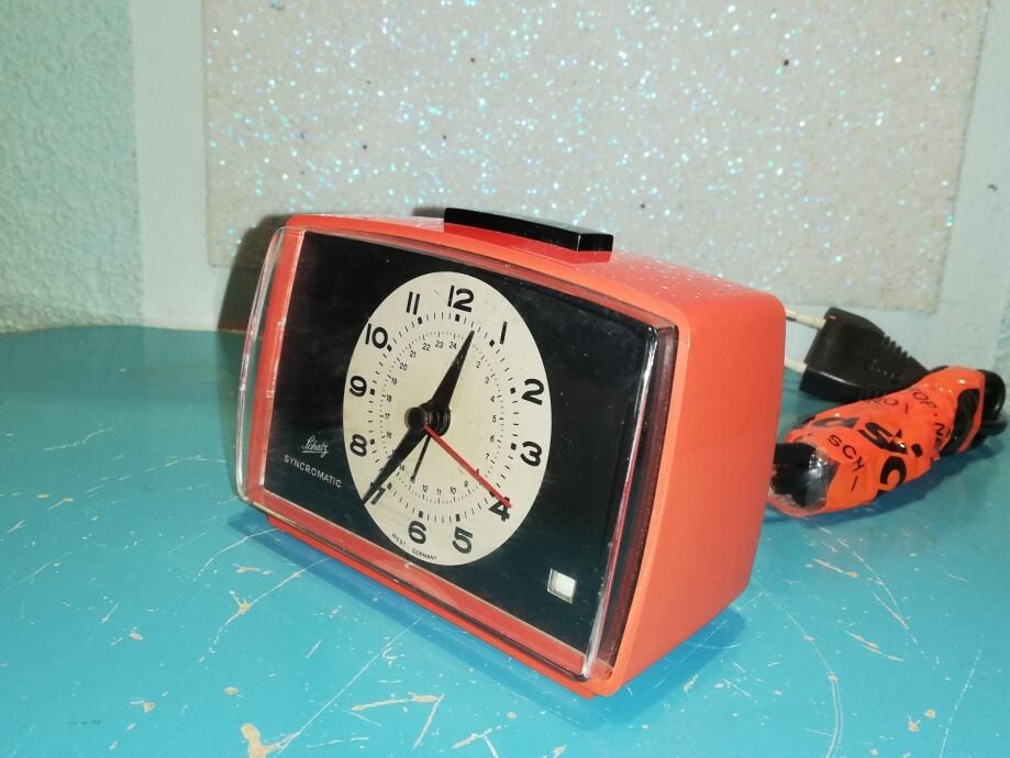 Space age electric table clock Schatz, Germany, 1970s