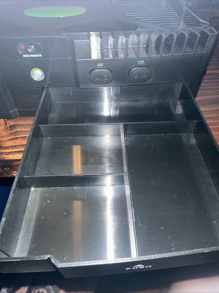 Intec System Xbox AV Selector Switch Model G8470 – Powers On, Tested, No Remote