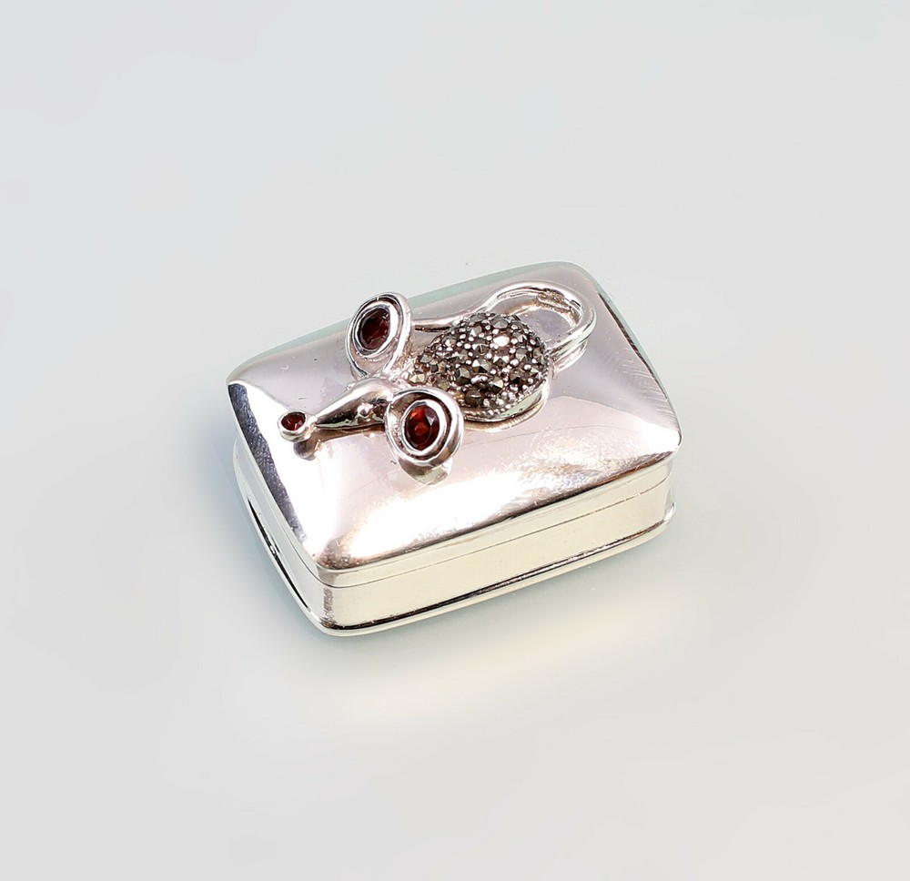 9927536-D 925 Silver Pill Box With Mouse And Garnet