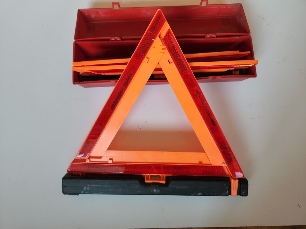 James King & Co Emergency Warning Triangle Flare Kit