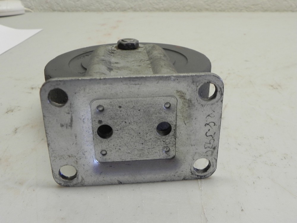 Vintage Snap-On Roll Cab 1 Piece Caster Fixed 5-4700-S