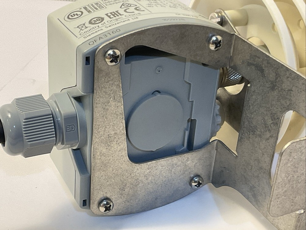 Siemens QFA3160 Temperature Indicating Equipment Pulled From Working Environment