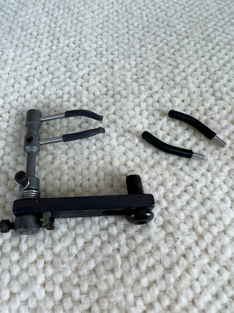 Dual Prong Flipper Rest Golden Key