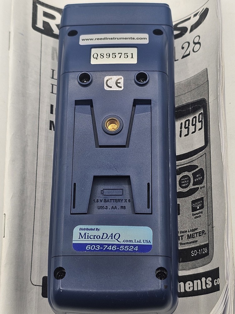 REED Data Logging Light Meter SD-1128 with thermocouple probe input
