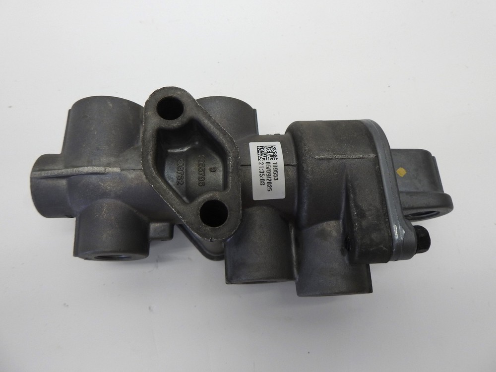 Genuine BENDIX TP-3DC TRACTOR VALVE - 065706 OEM NEW!