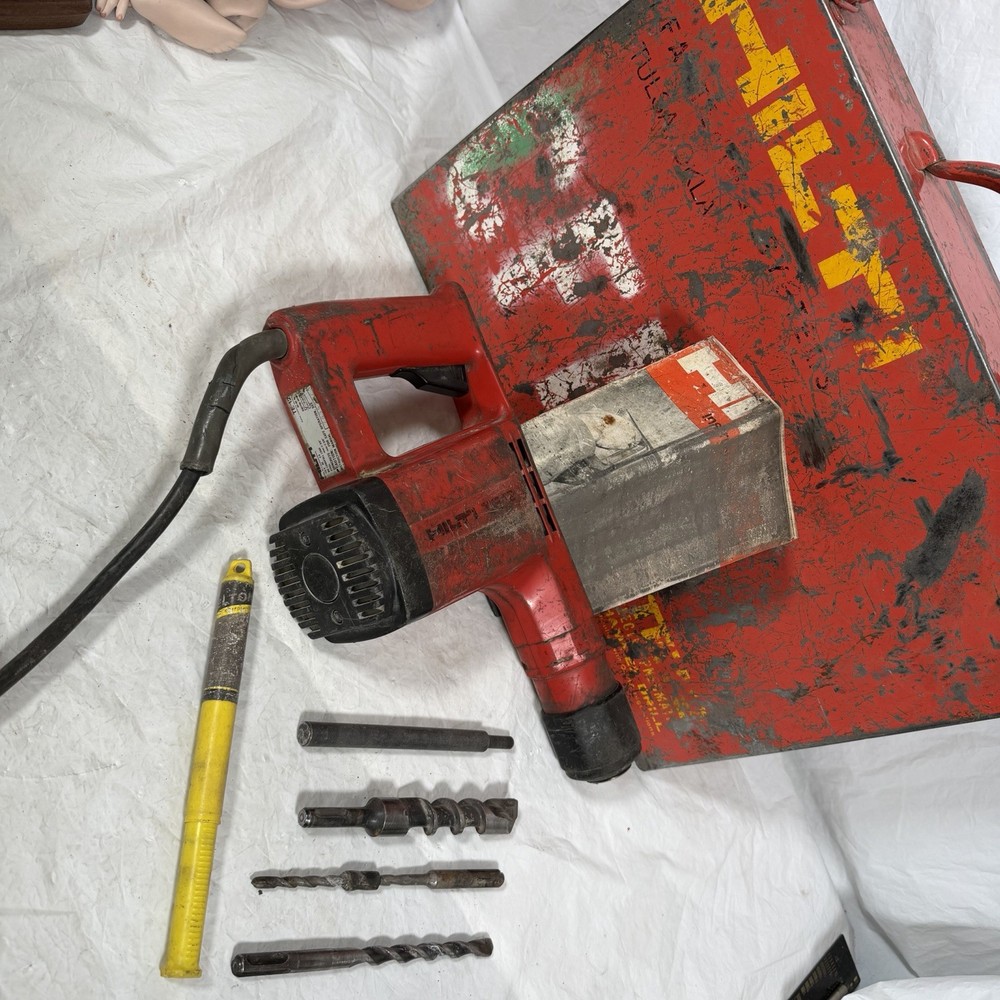 HILTI HAMMER DRILL MODEL TE 12 W/ HARD CARRYING CASE AND DRILL BITS Working