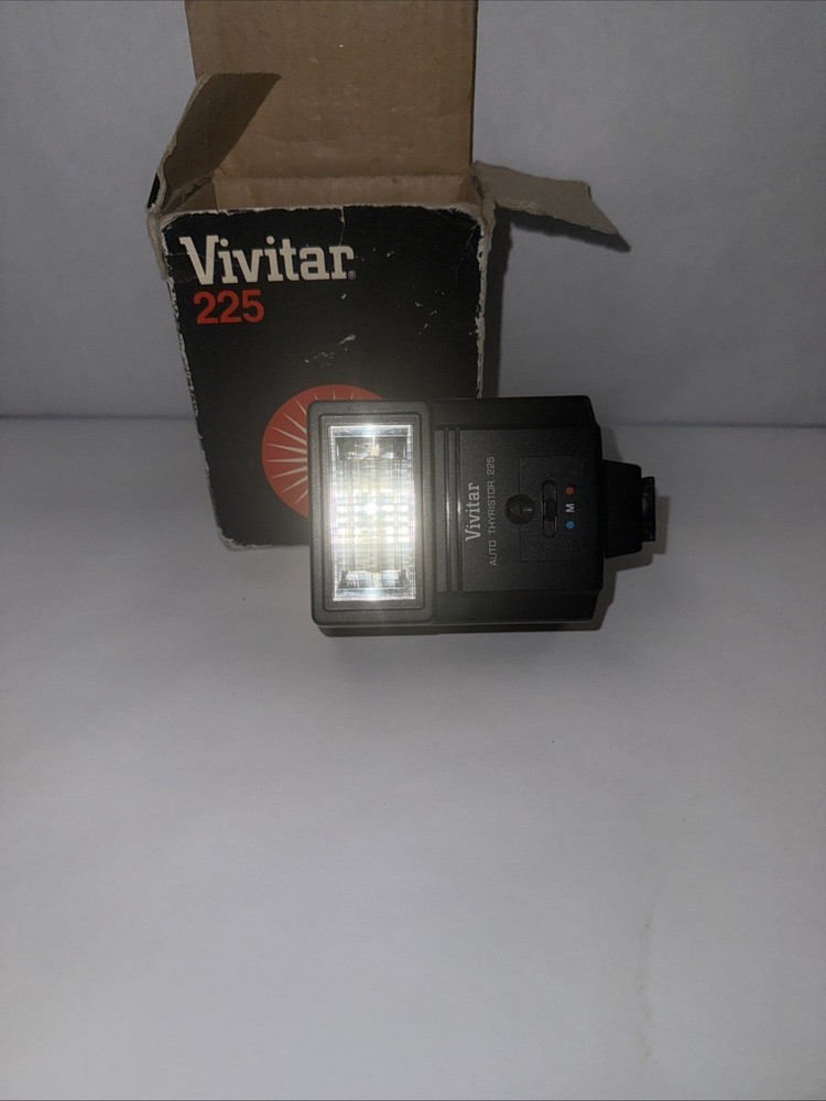 VIVITAR AUTO THYRISTOR 225 FLASH Tested *