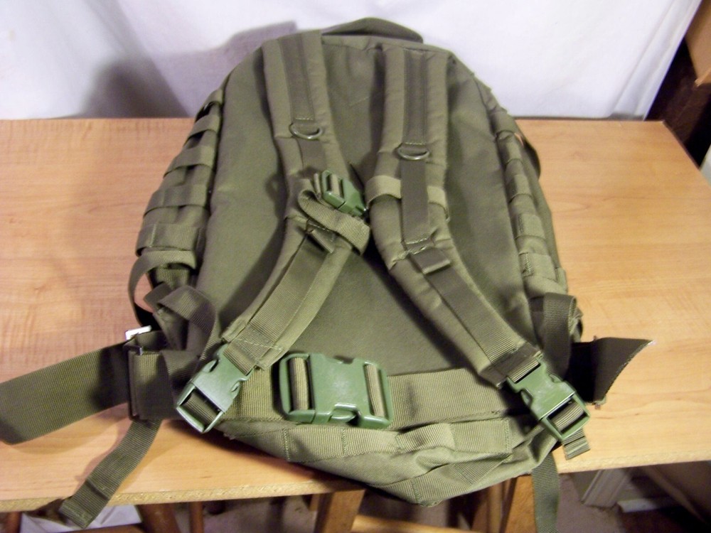 L.A.GEAR,TACTICAL FIELD PACK. O.D.