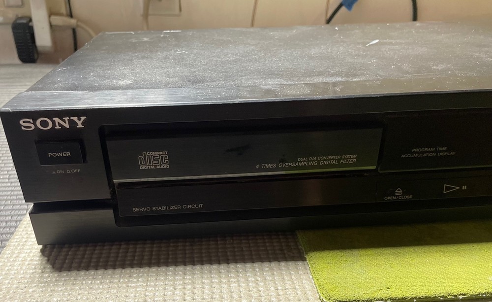 Sony CDP-190 Compact Disc Player, New Belt, Tested and Working