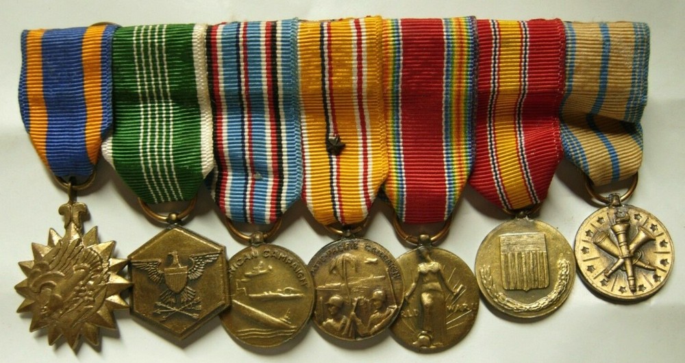 WW2 US Army Mini Medal Group - 7 Medals, Mounted