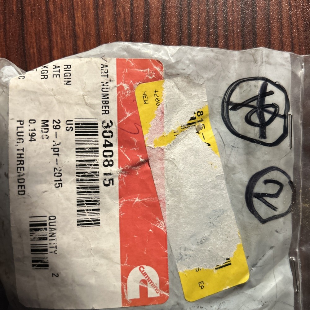 New 3040815 Cummins Threaded Plug