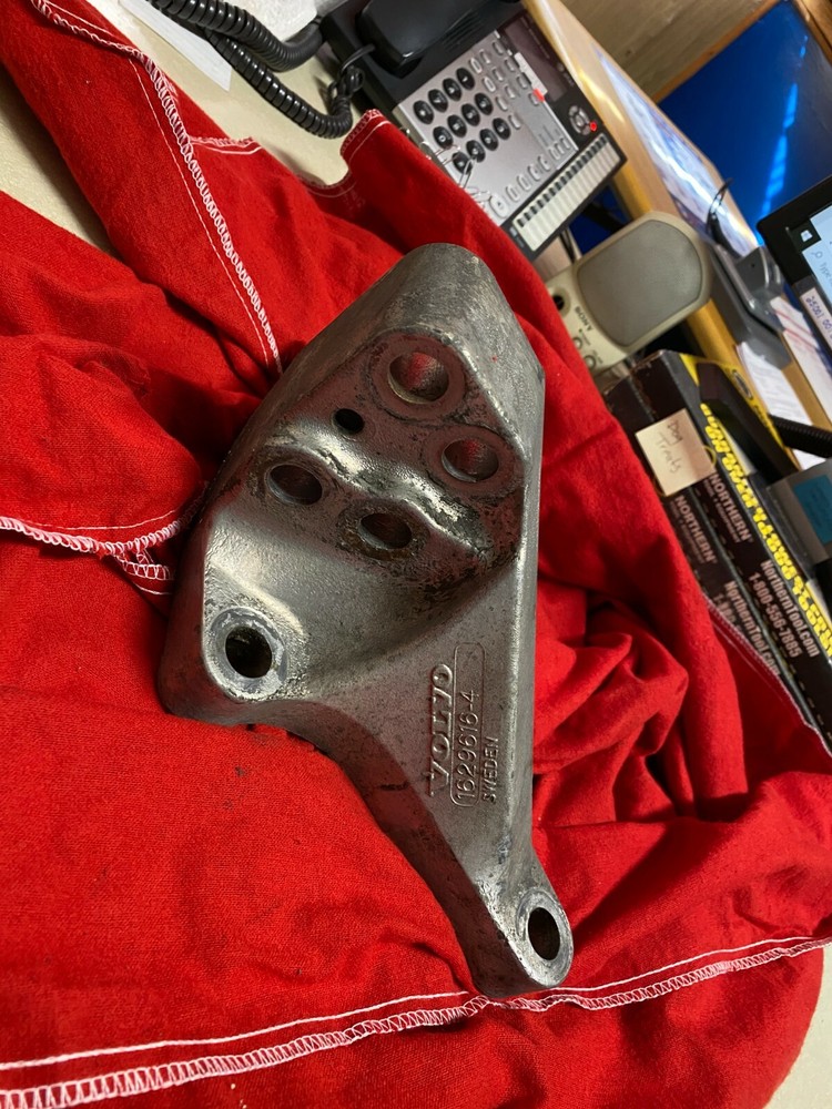 Engine MOTOR MOUNT BRACKET 16296164, Volvo