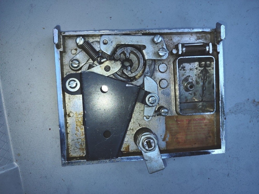 unknown arcade bulk vending coin mech part #109