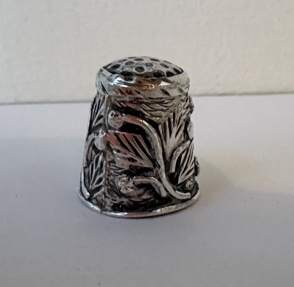 Vintage Sterling Silver Thimble Leaves & Berries