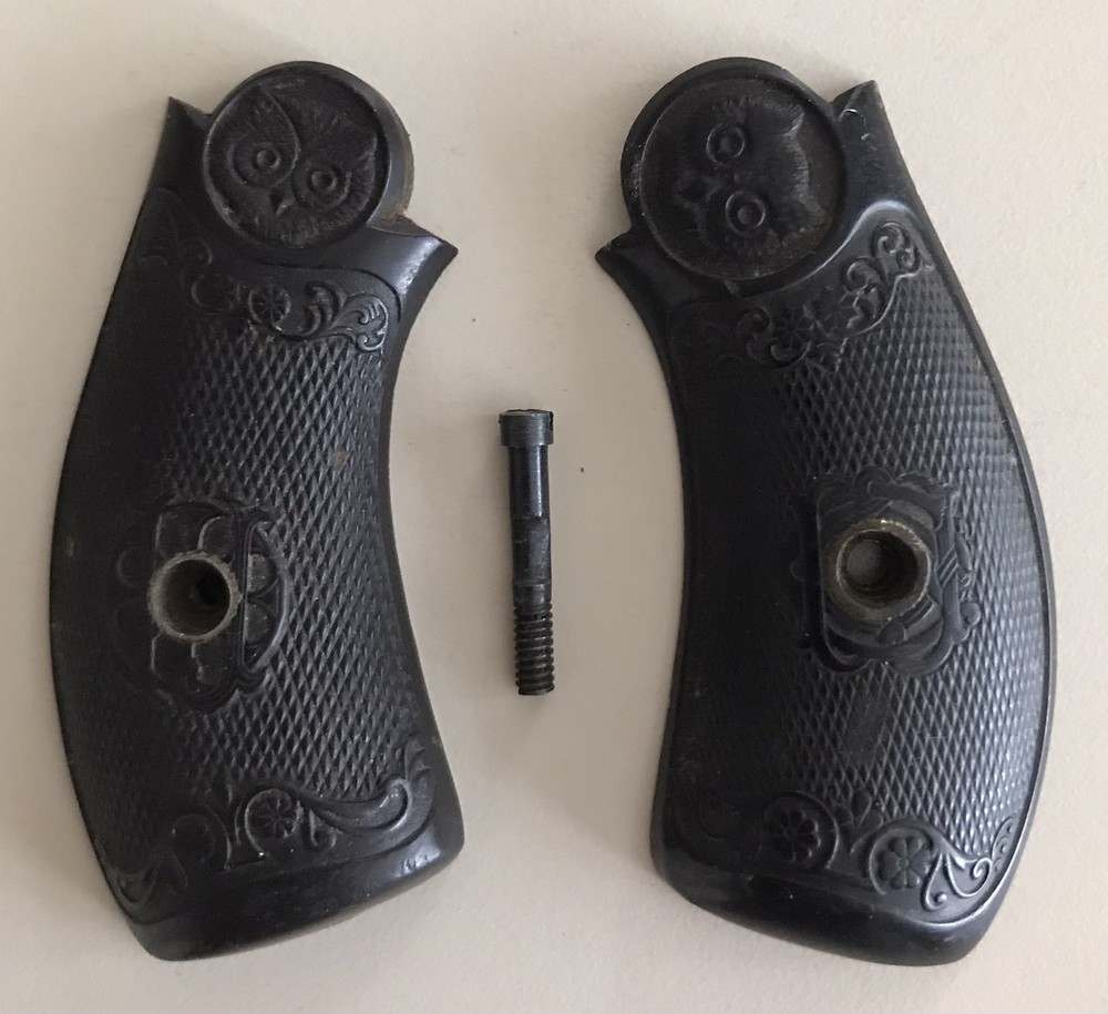 Ivor Johnson Hard Rubber Grips With Screw