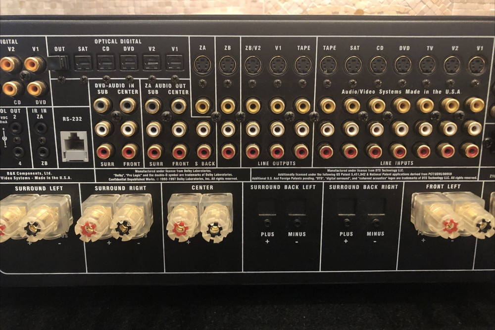 B&K Components AVR505 A / V Receiver SR10.1 B&K Remote Control Bundle