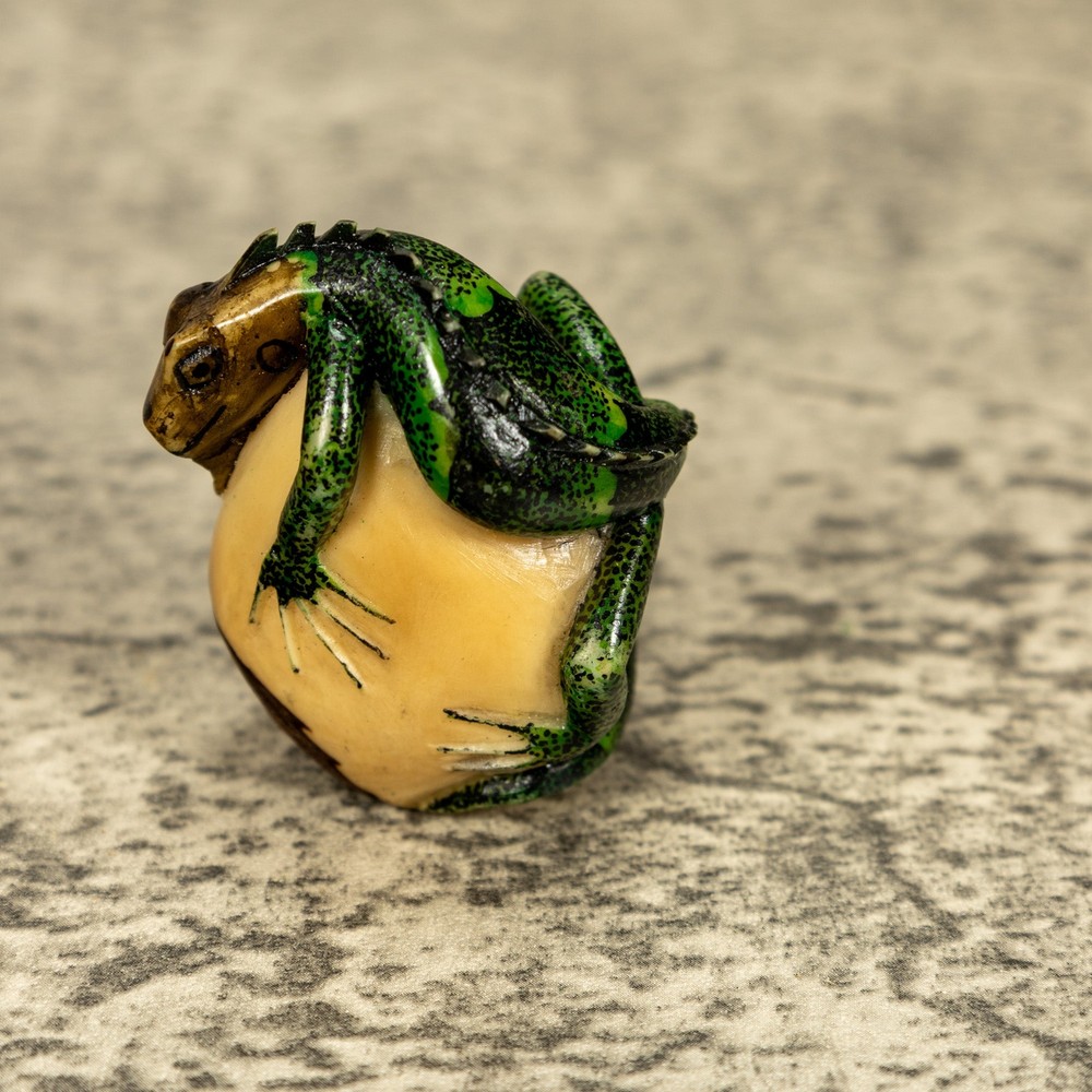 Green Iguana Lizard Tagua Nut Carving
