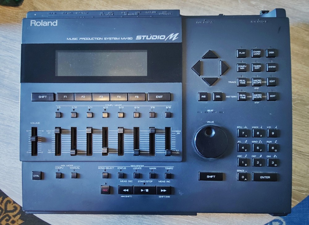Roland MV-30 Studio M