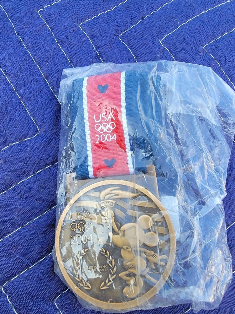 2004 Disney Olypic Medallion