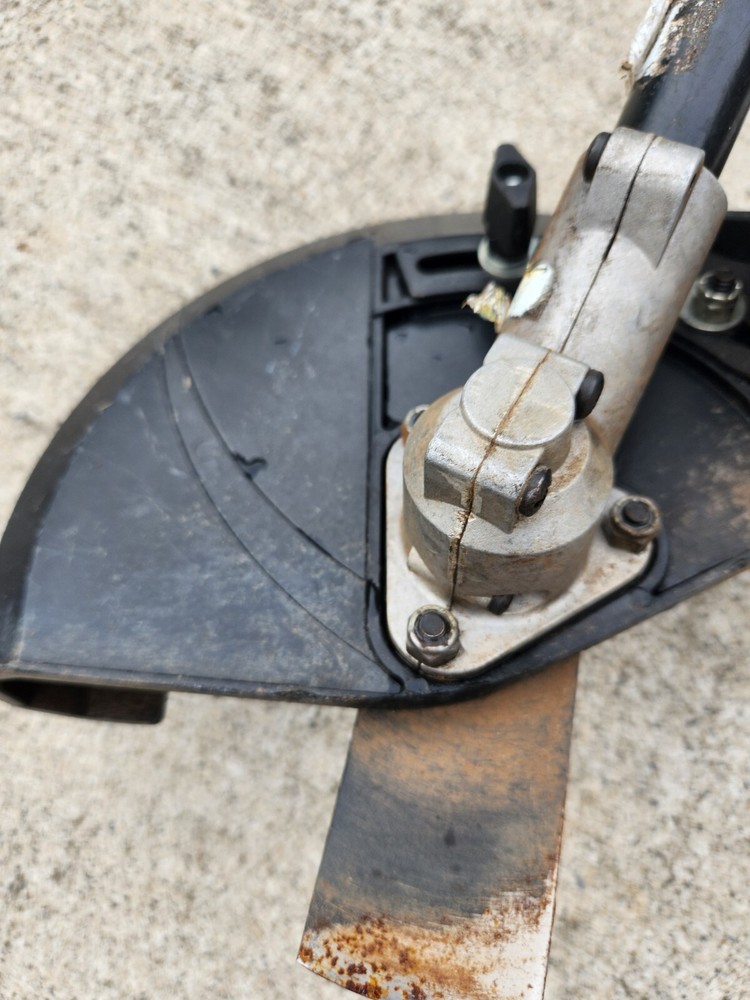 EDGER Attachment System For Most Rouded Fitting, Used, Trimmer Plus