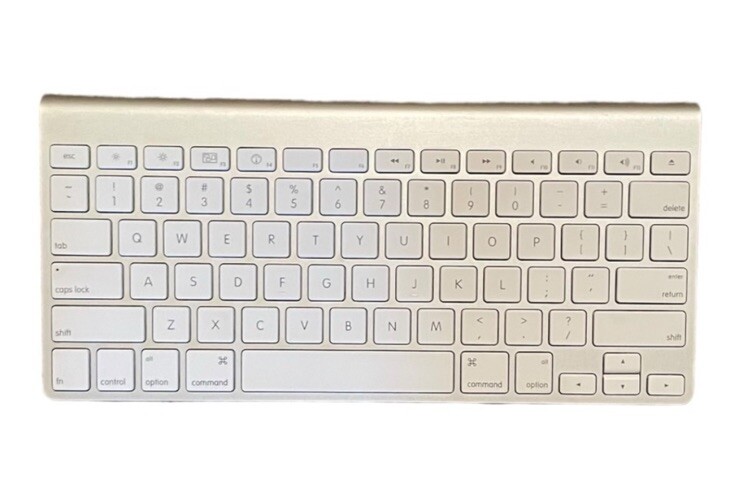 Apple Magic Keyboard Wireless with Bluetooth Battery Operated WORKS A1314