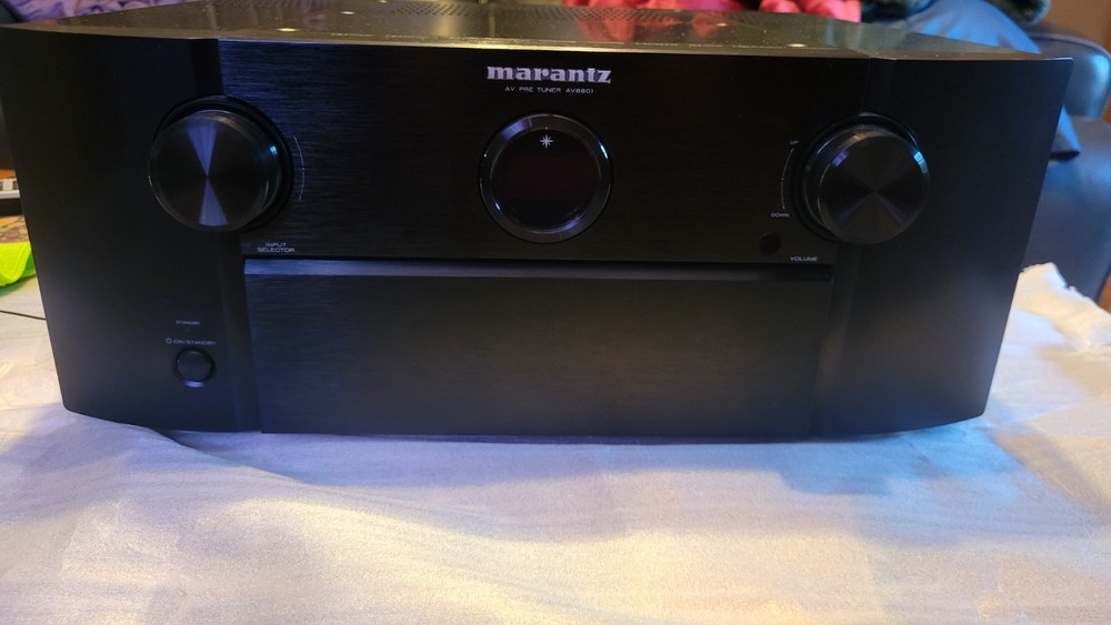 Marantz AV8801 AV Pre Tuner   11.2 Channel Processor
