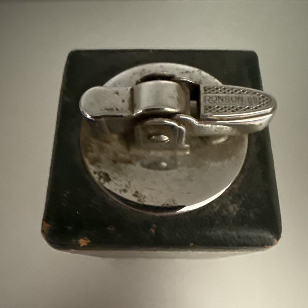 Vintage Ronson Victor Compressed Fuel Lighter Cube Green Leather Untested