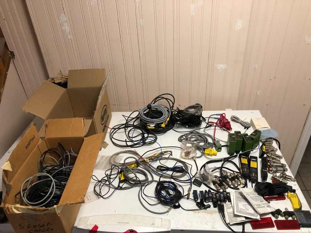 switches proximity sensor ,opto sensor bundle and cables