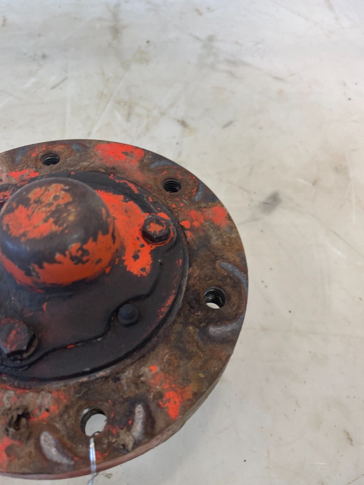 1982 Case 1190 Tractor Front Hub