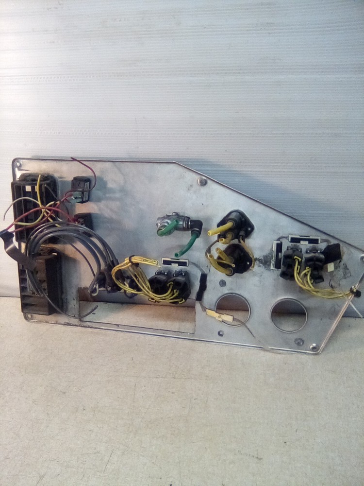 1995 Freightliner FLD Switch Panel