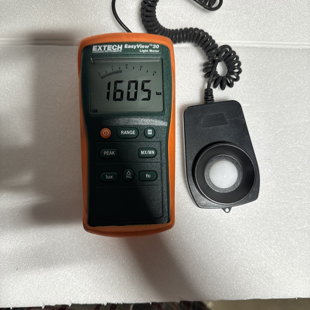 Extech EA30 Easy View Light Meter with Memory