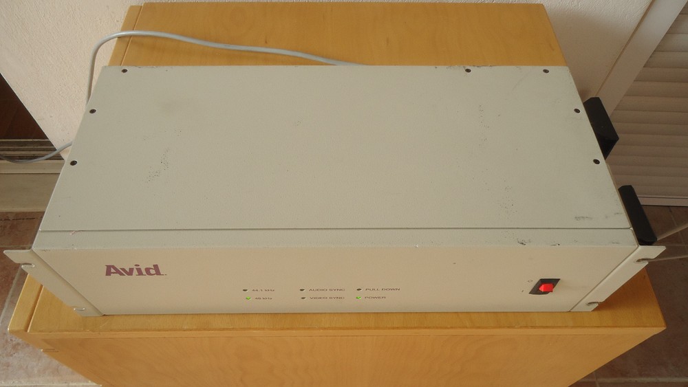 AVID 0020-00365-01 AV Breakout Audio/Video Sync Box
