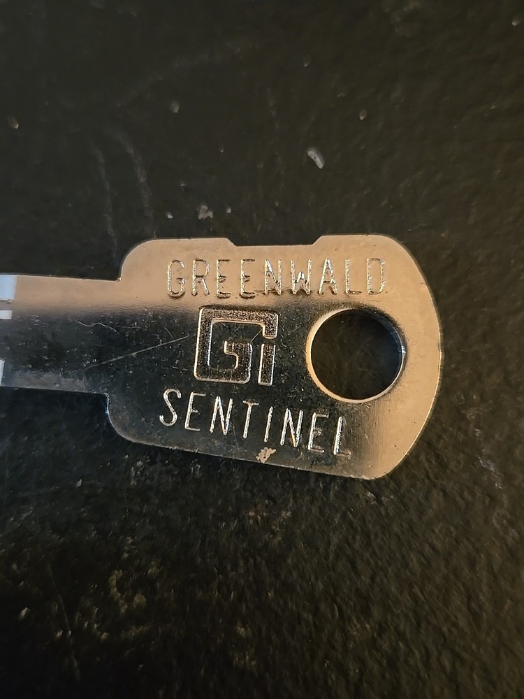 GREENWALD SENTINEL KEY CODED G3749 (3D5)