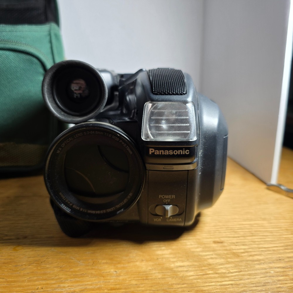 Panasonic PalmSight PV-L557D Camcorder Bundle! Read