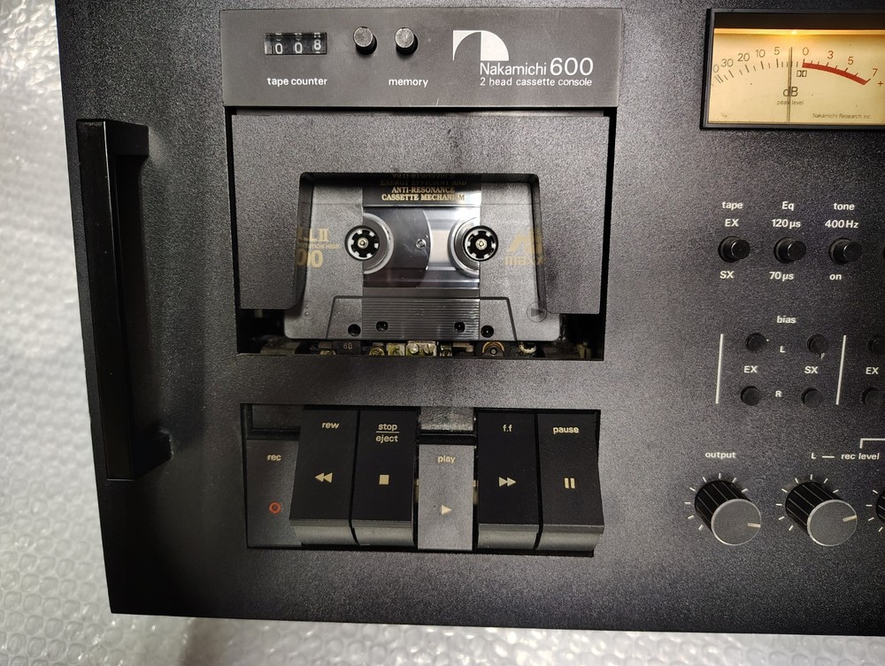 Nakamichi 600 cassette deck