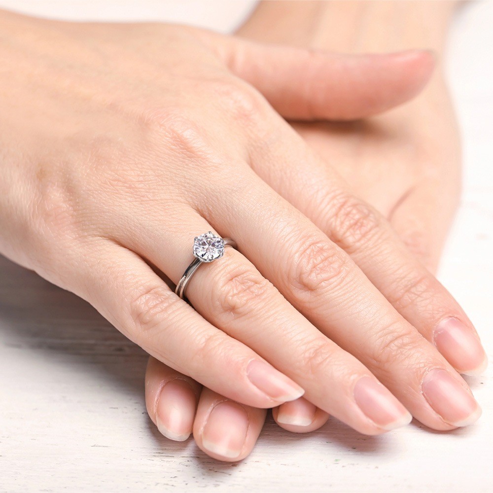 1ct Lab-Grown Diamond Solitaire Ring D/VVS2/3EX Pt900